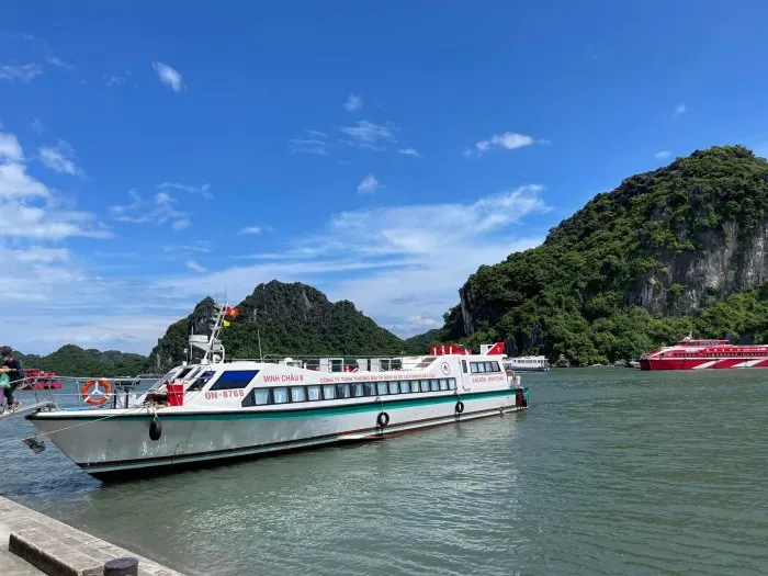 Tàu cao tốc chất lượng cao